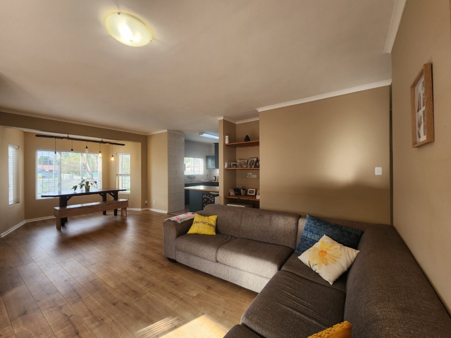 3 Bedroom Property for Sale in King George Park Western Cape